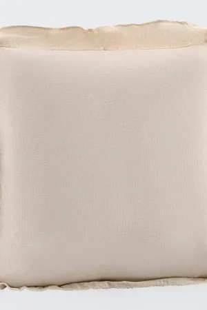 Coussin "Idylle" à volants beige Satisfait Ou Remboursé
